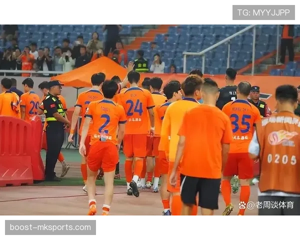 山东泰山中场硬度显著增强，球队整体战斗力稳步提升引关注