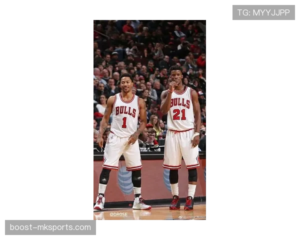 德里克·罗斯突破突破提升节奏，助力球队关键时刻得分爆发